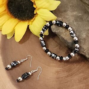 Elegant Black and Silver Swirl Beaded Jewelry Set